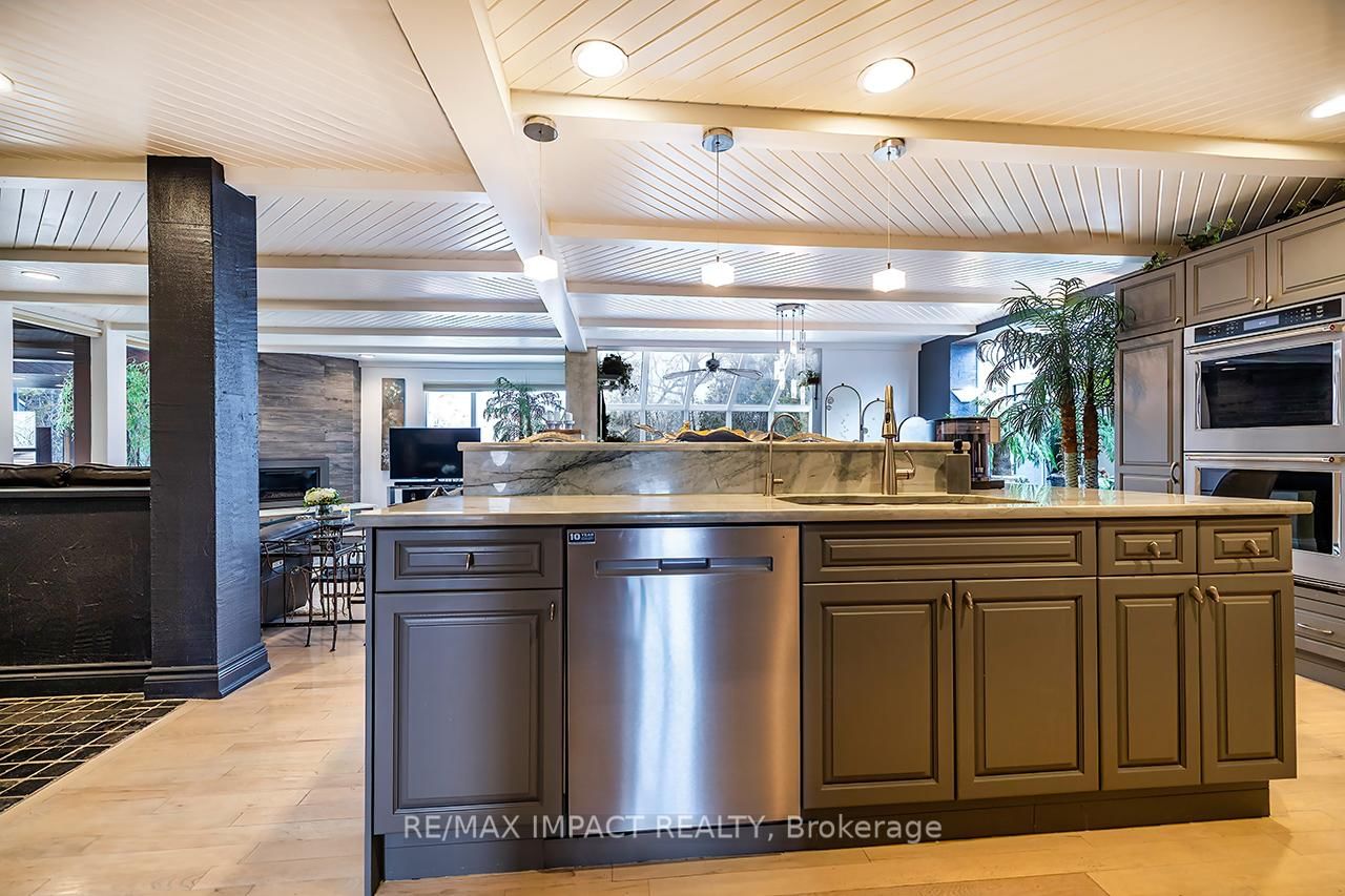 1410 Manitou Drive • Oshawa, ON photo 9