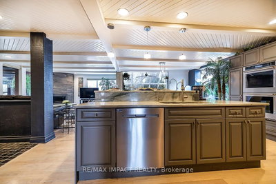 1410 Manitou Drive • Oshawa, ON photo 9