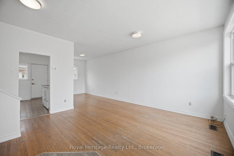 1546 Lakemount St photo 4