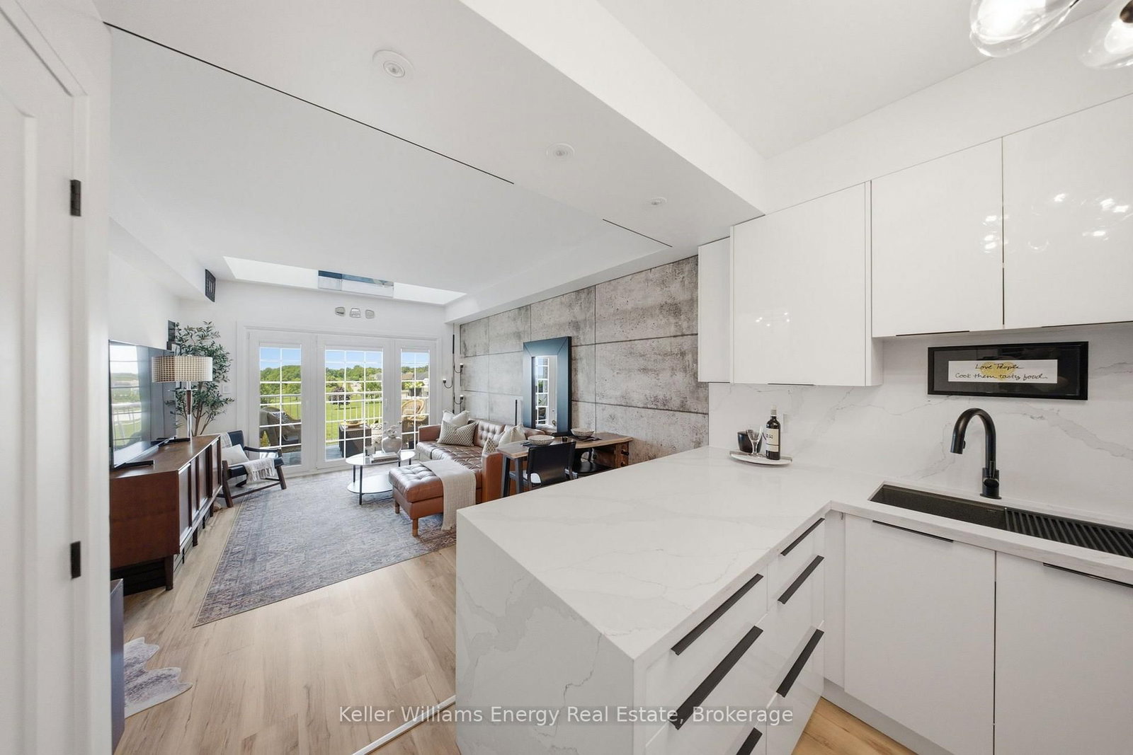 395 LAKEBREEZE Drive • #308 • Clarington, ON photo 21