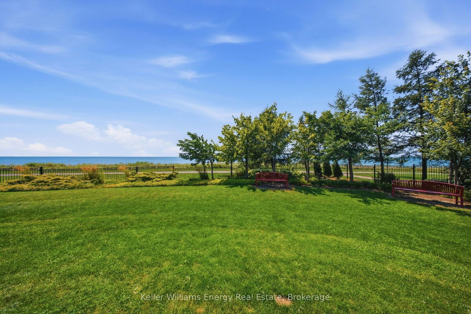 395 LAKEBREEZE Drive • #308 • Clarington, ON photo 33