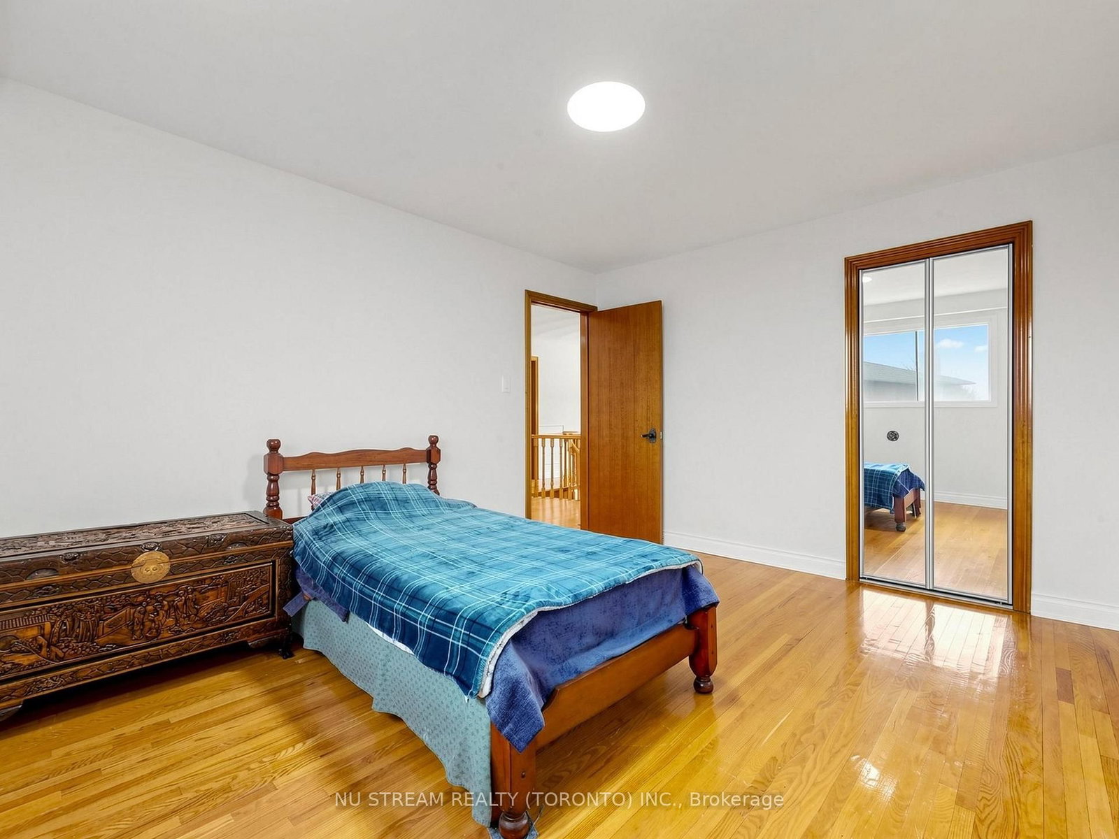 117 Ambercroft Boulevard N • Toronto, ON photo 26