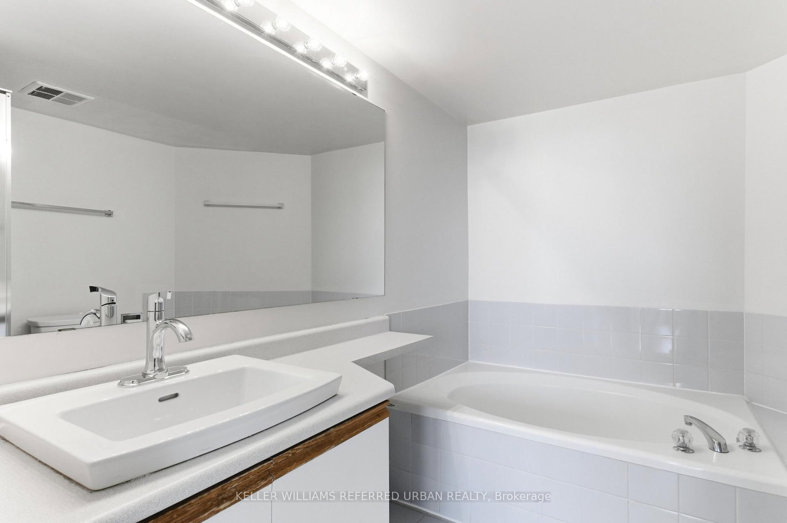 3231 Eglinton Avenue E • #1006B • Toronto, ON photo 11