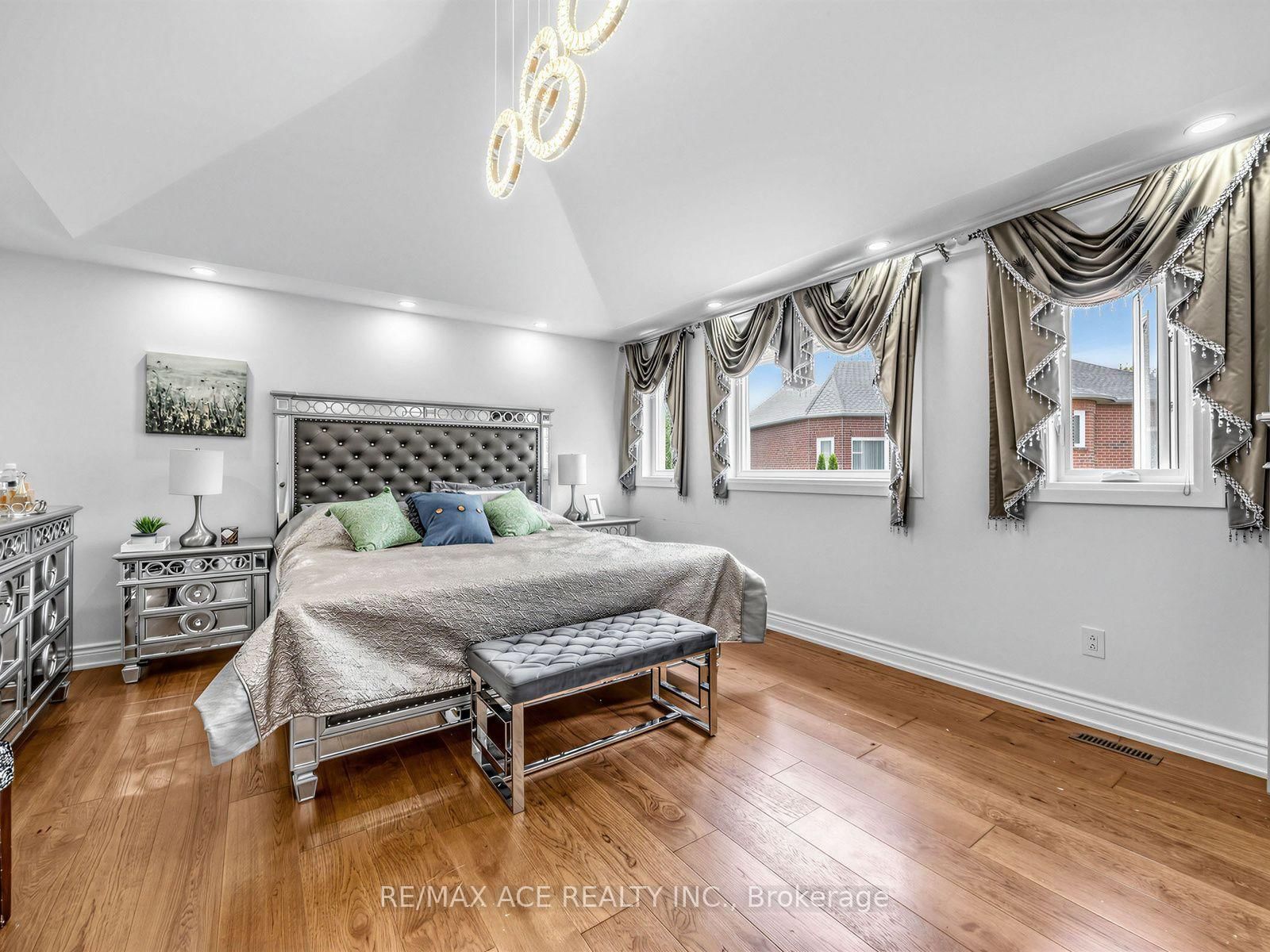 2396 Southcott Road • Pickering, ON photo 23