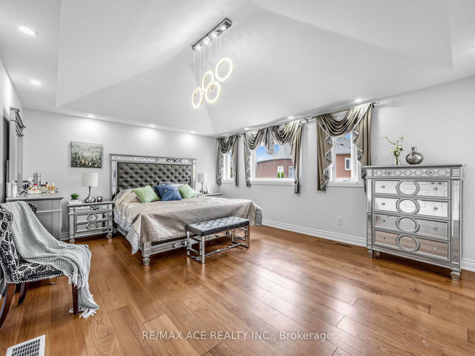 2396 Southcott Road • Pickering, ON photo 25