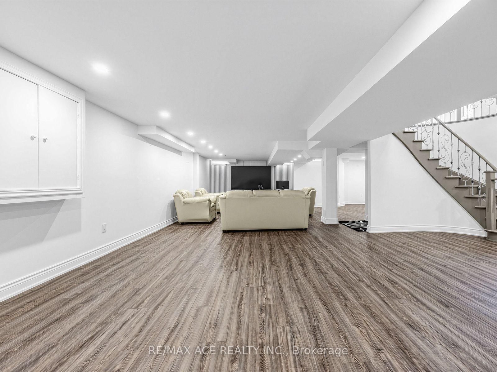2396 Southcott Road • Pickering, ON photo 40
