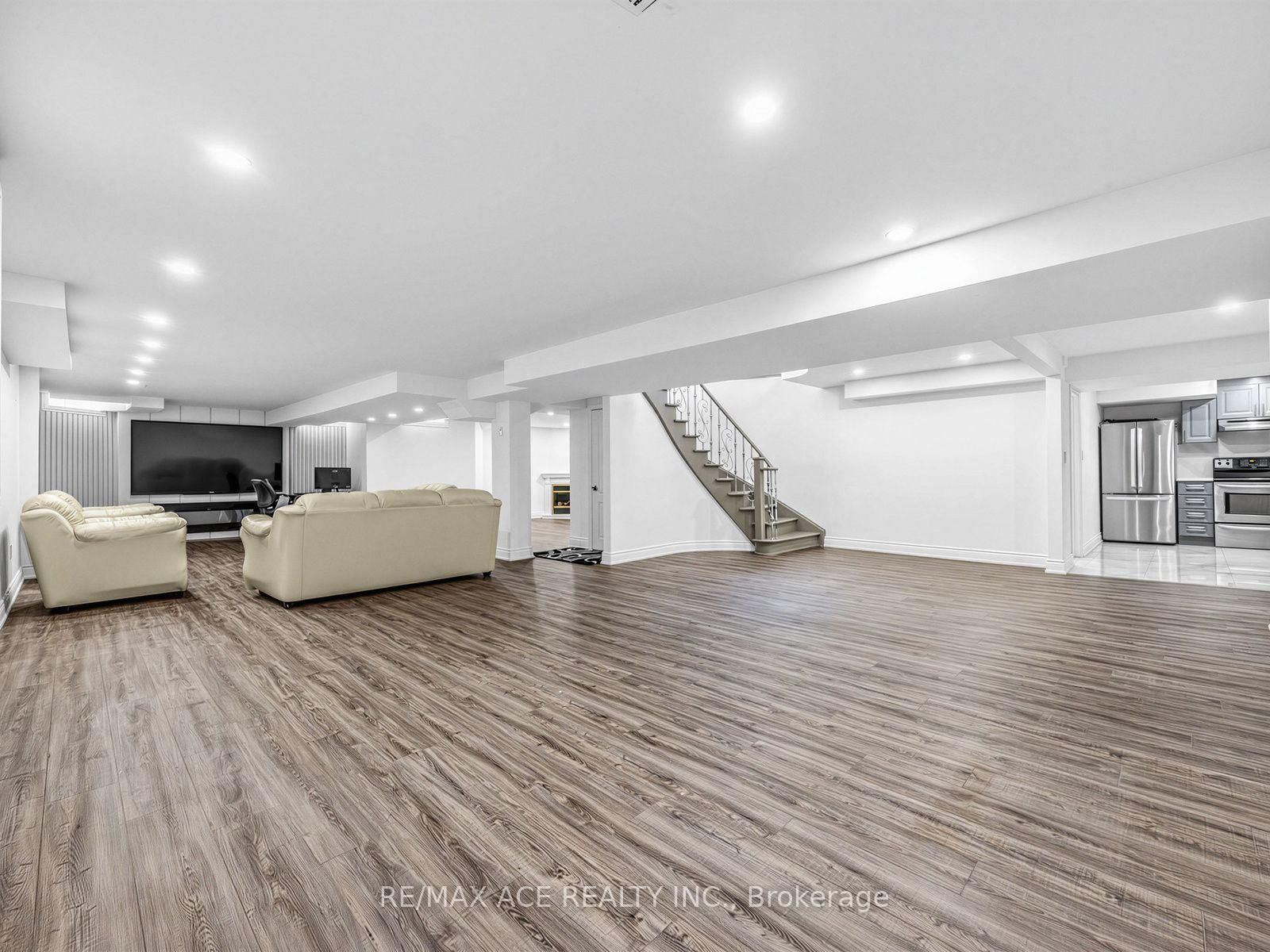 2396 Southcott Road • Pickering, ON photo 41