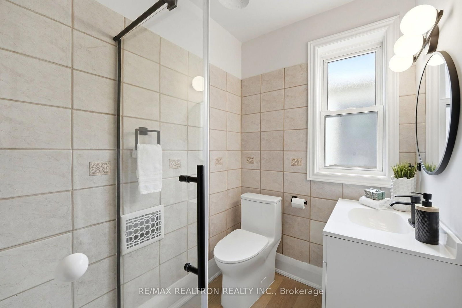 1056 Woodbine Avenue W • Toronto, ON photo 24