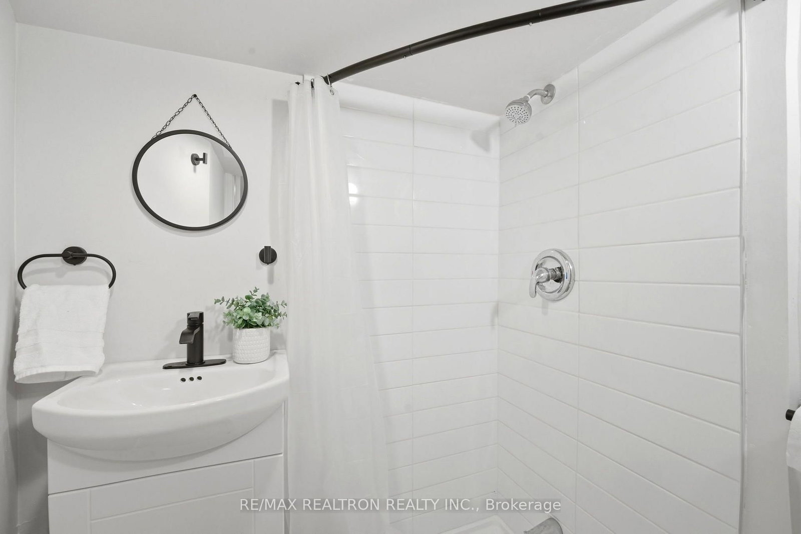 1056 Woodbine Avenue W • Toronto, ON photo 38