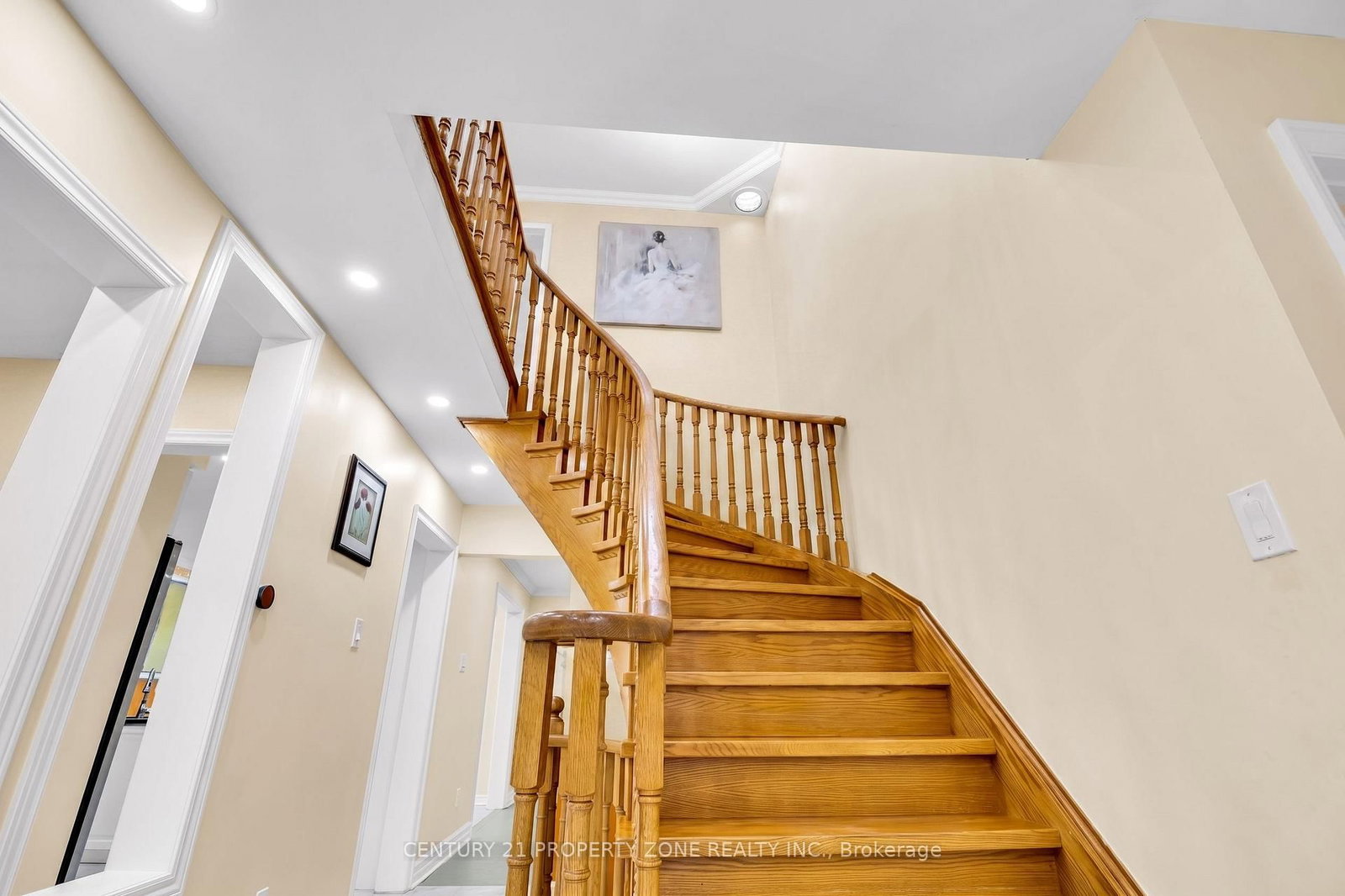 27 Bassett Boulevard • Whitby, ON photo 13