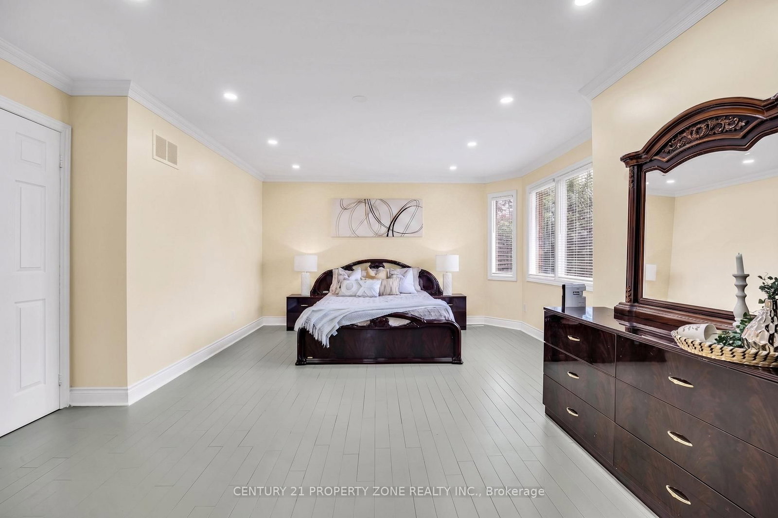 27 Bassett Boulevard • Whitby, ON photo 15