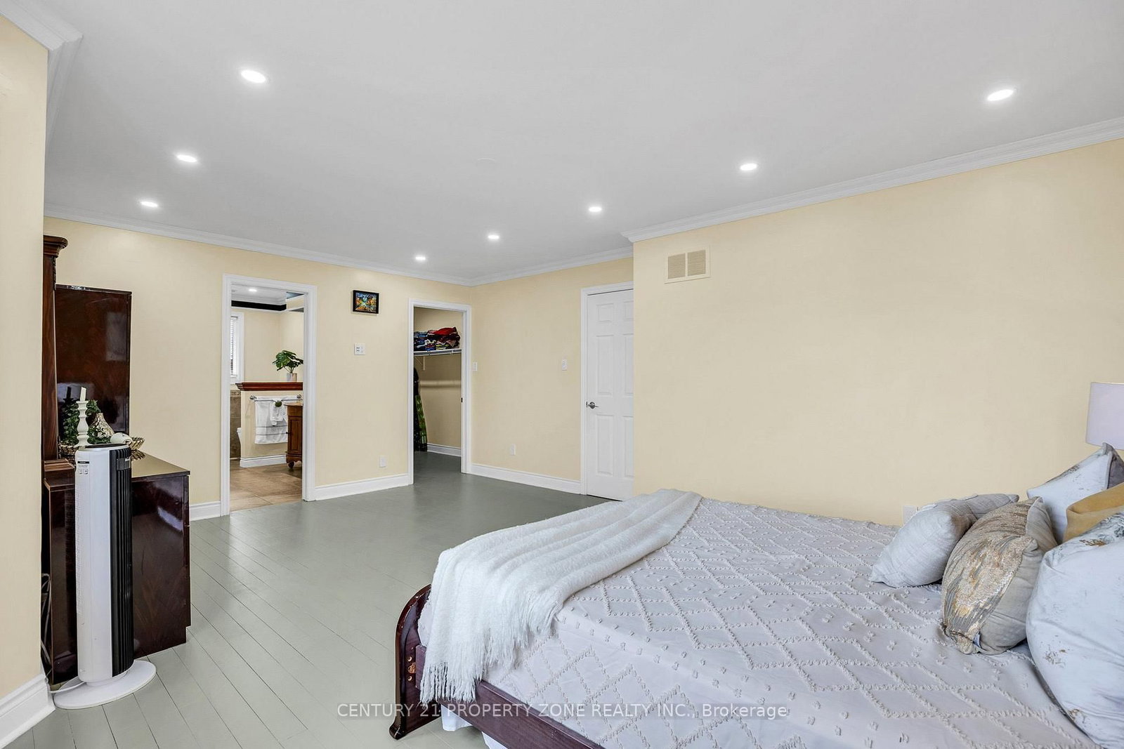 27 Bassett Boulevard • Whitby, ON photo 22