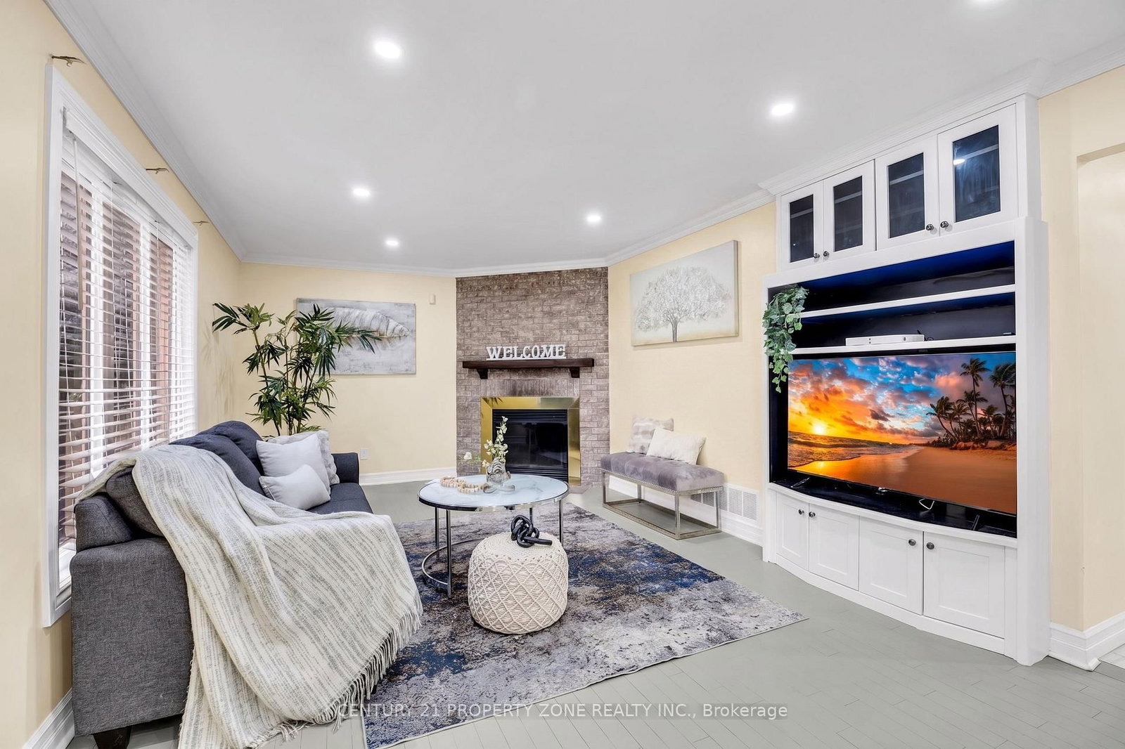 27 Bassett Boulevard • Whitby, ON photo 5