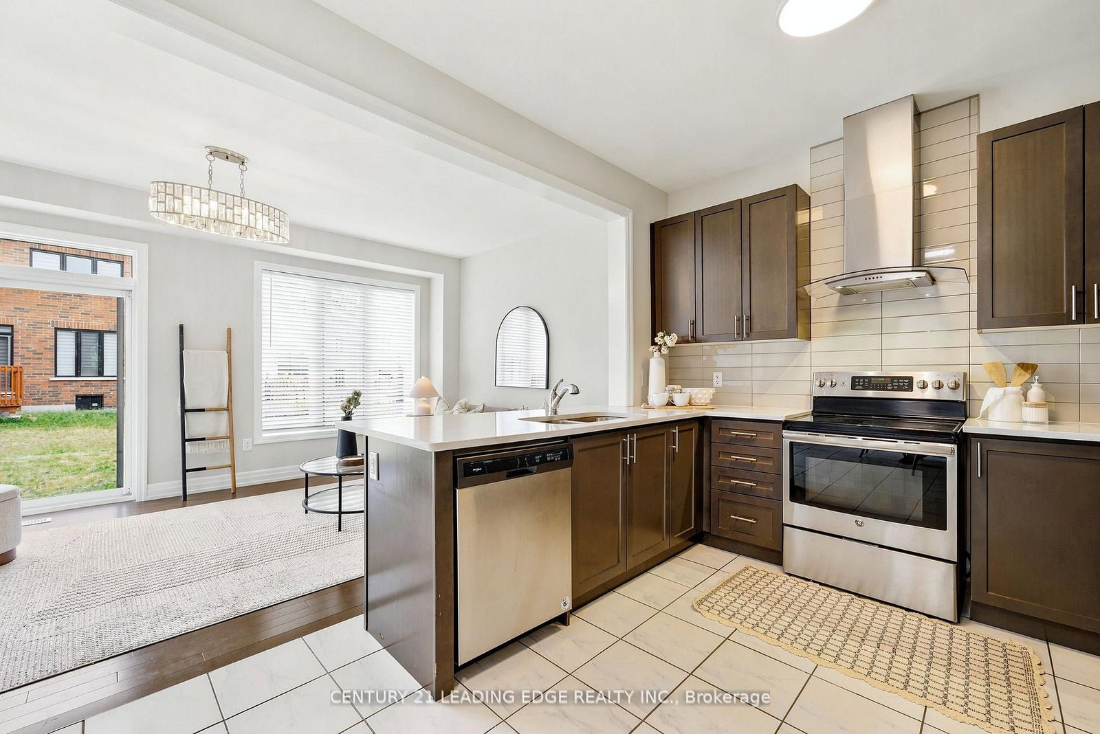 27 Christine Elliott Avenue • Whitby, ON photo 12