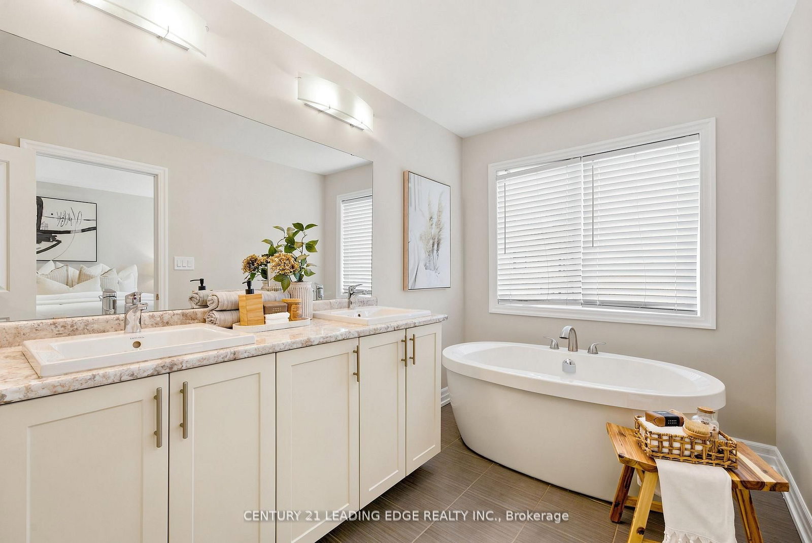 27 Christine Elliott Avenue • Whitby, ON photo 33