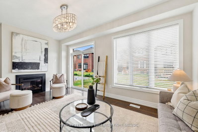 27 Christine Elliott Avenue • Whitby, ON photo 9