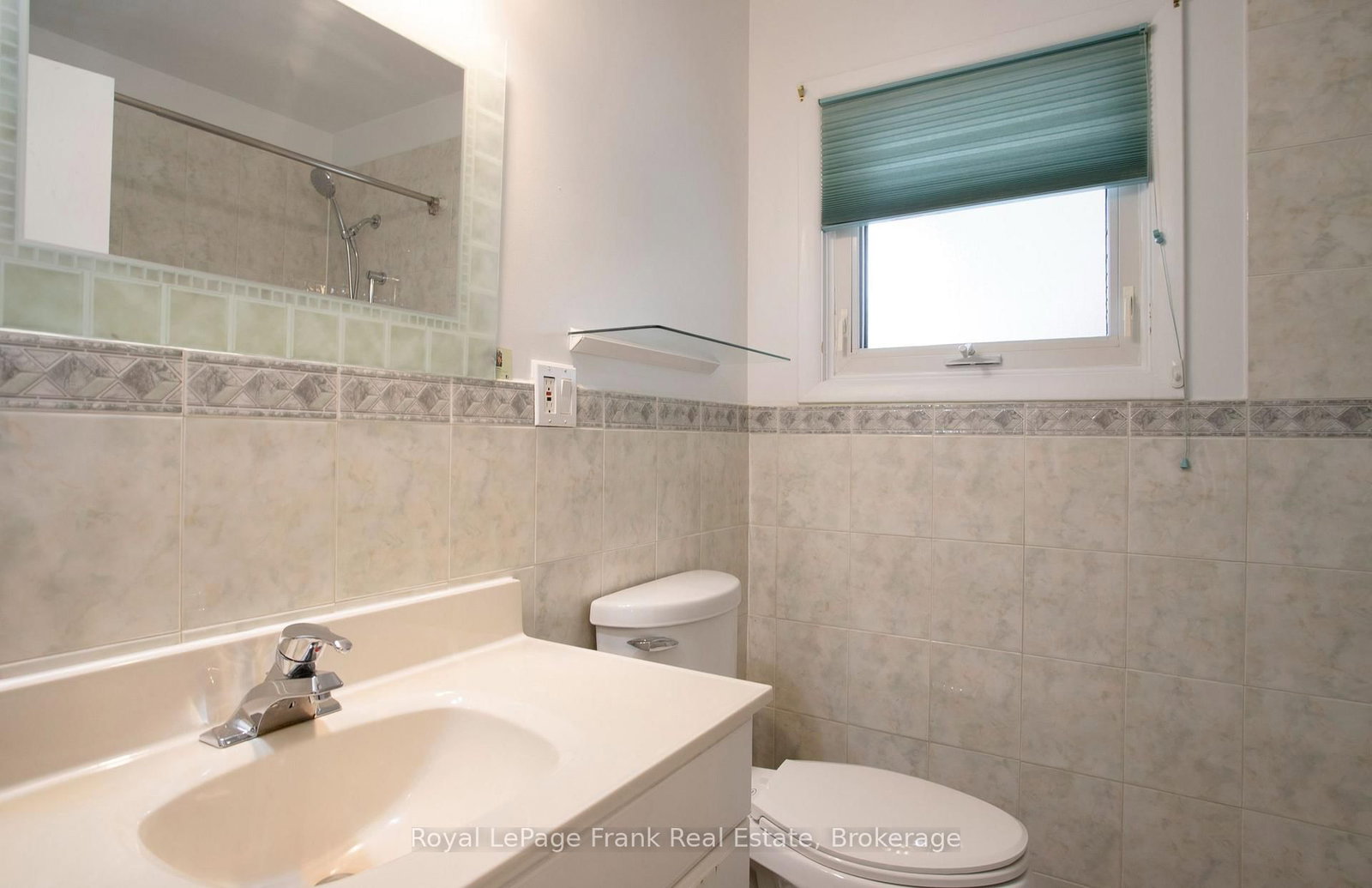407 Glencastle Avenue • Oshawa, ON photo 19