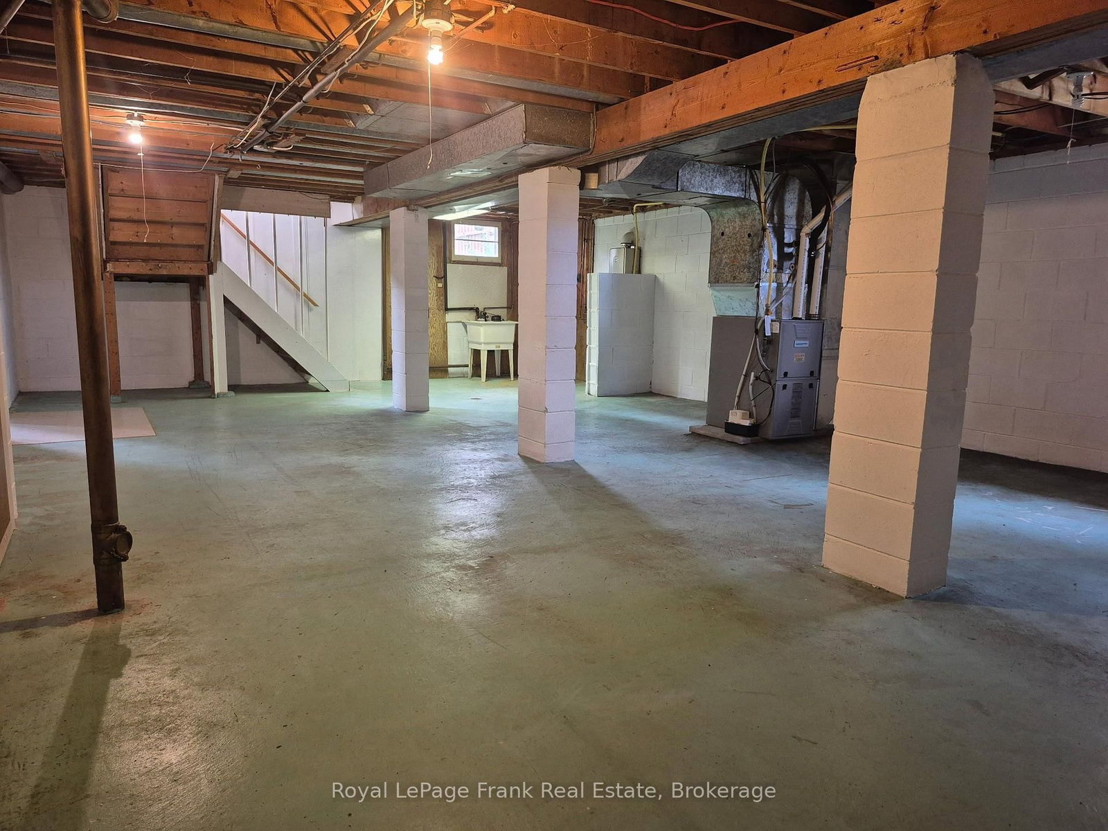 407 Glencastle Avenue • Oshawa, ON photo 22