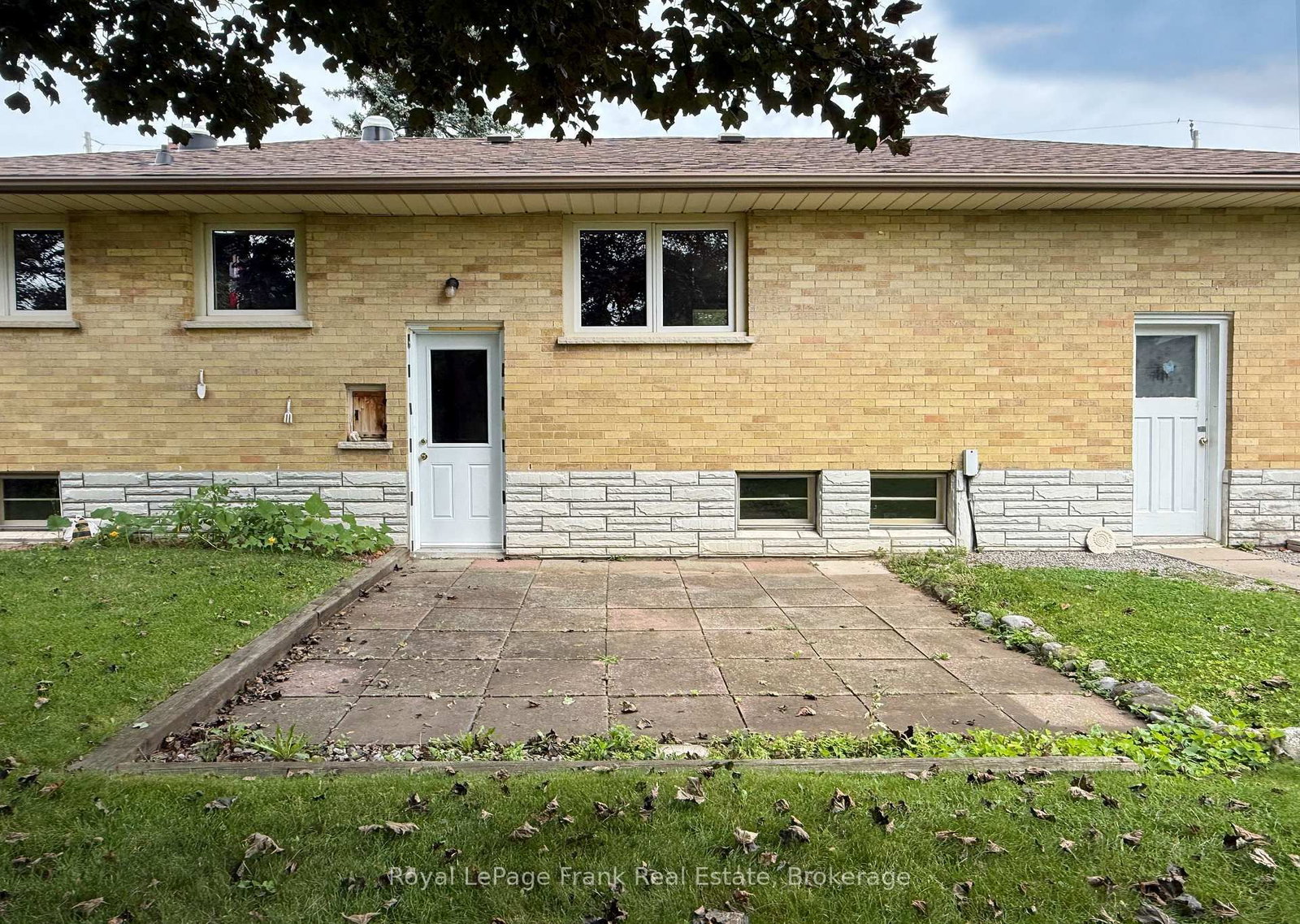 407 Glencastle Avenue • Oshawa, ON photo 26