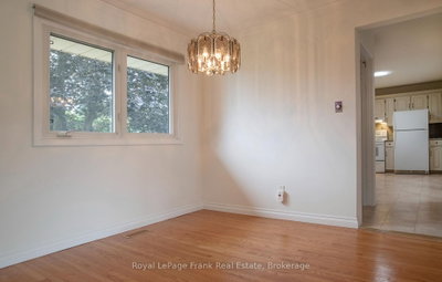 407 Glencastle Avenue • Oshawa, ON photo 8