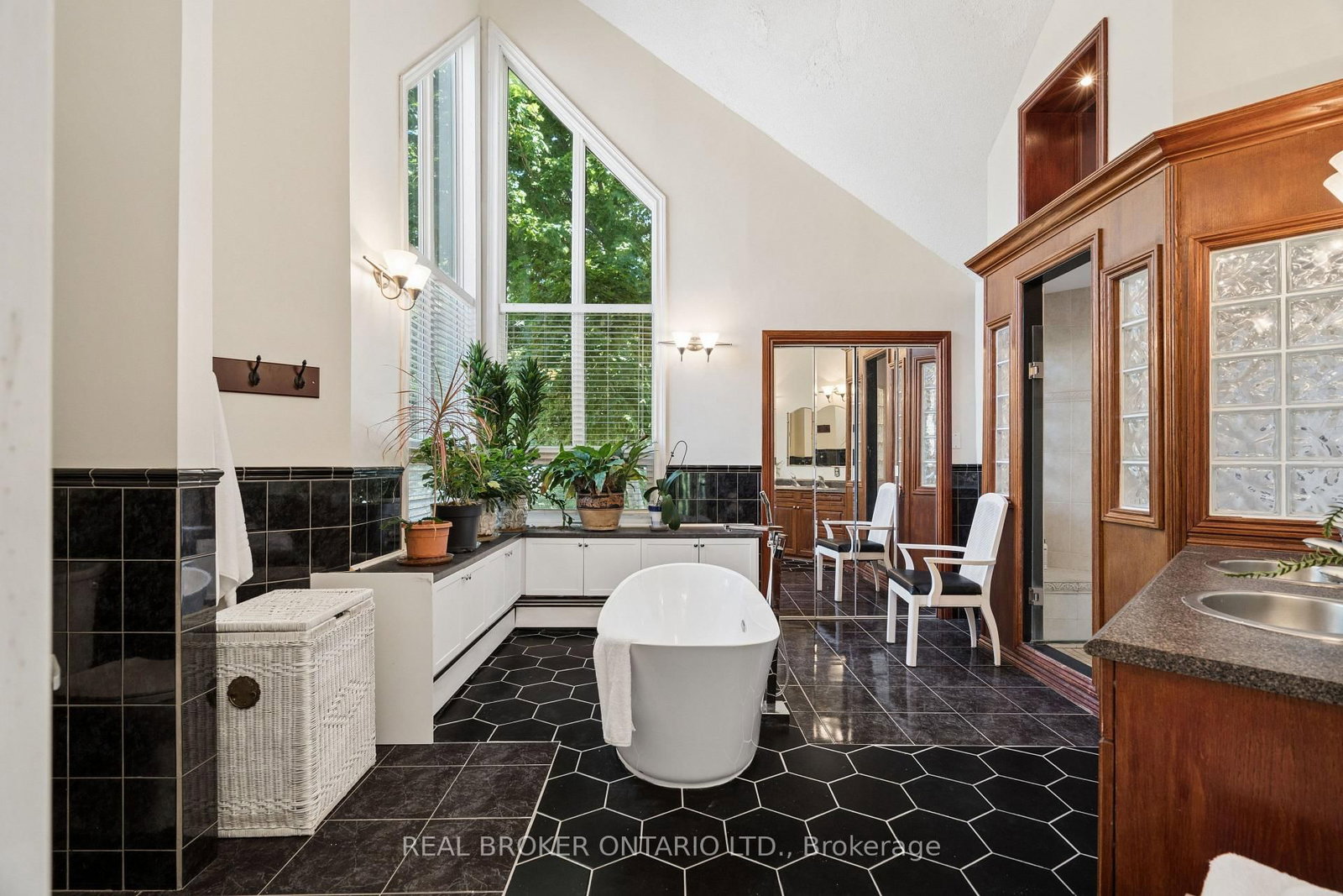 695 Front Road • Pickering, ON photo 25