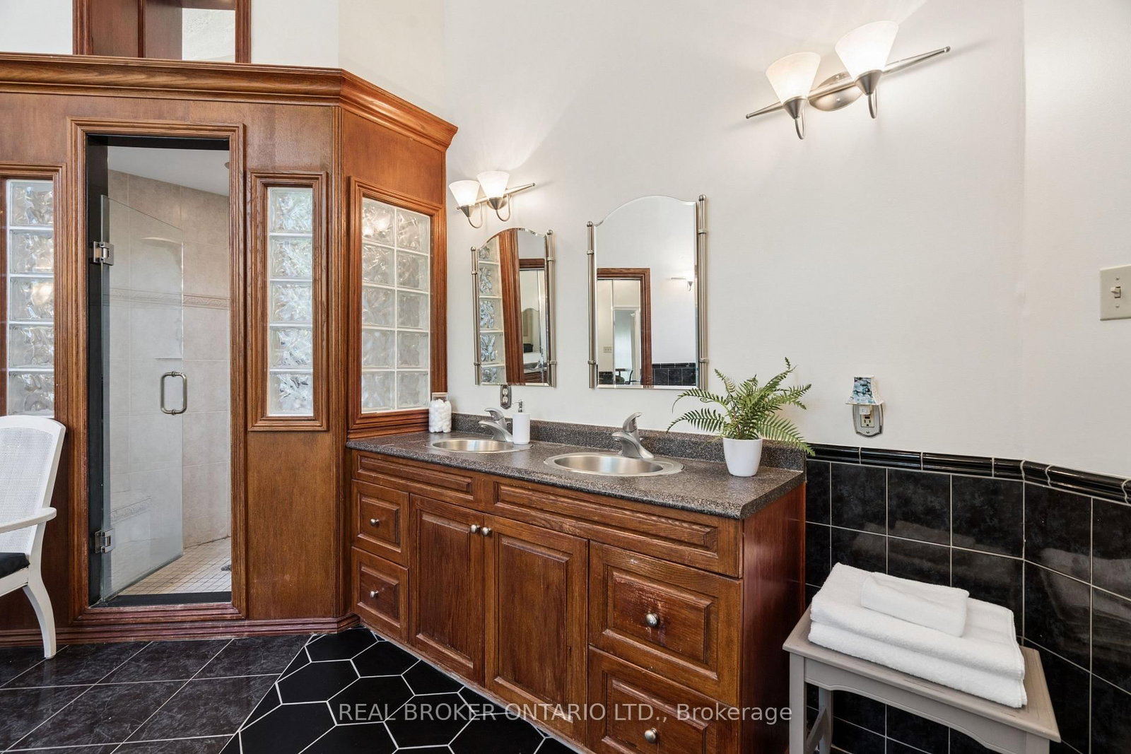 695 Front Road • Pickering, ON photo 26