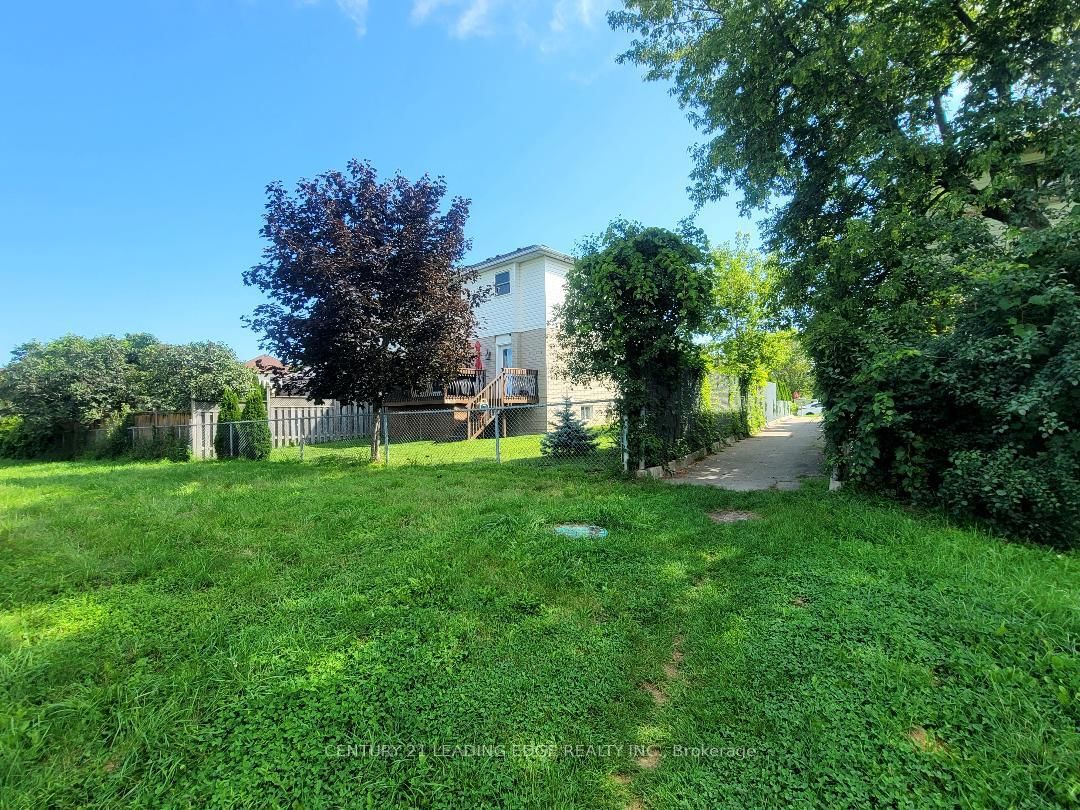 1566 Fieldgate Drive • Oshawa, ON photo 36