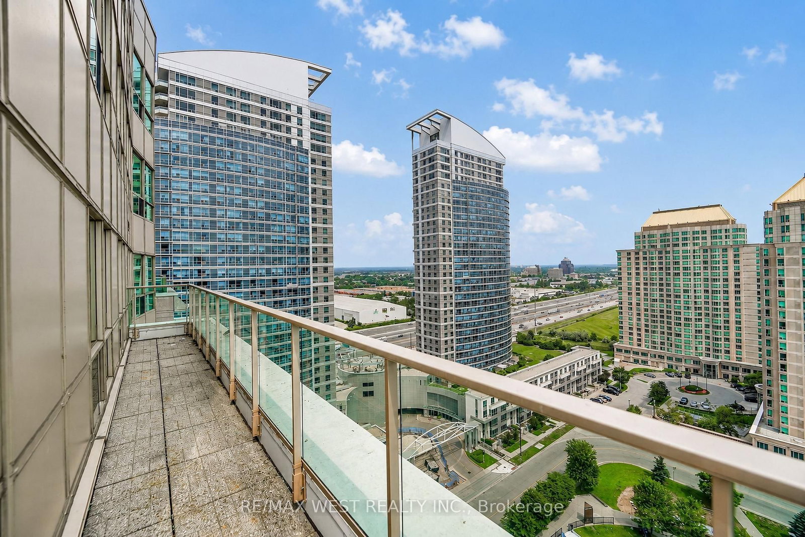 8 Lee Centre Drive • #PH103 • Toronto, ON photo 10