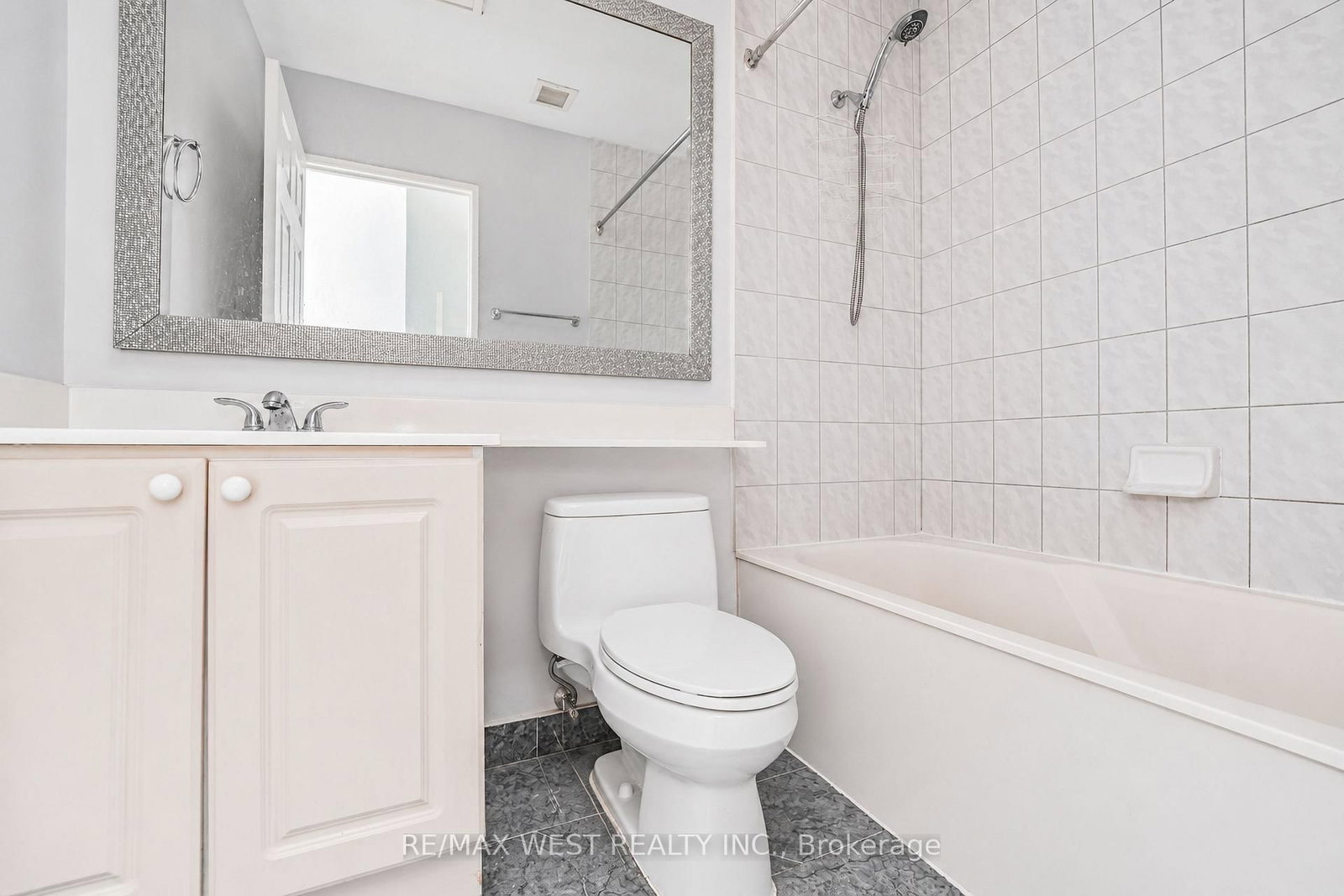 8 Lee Centre Drive • #PH103 • Toronto, ON photo 6