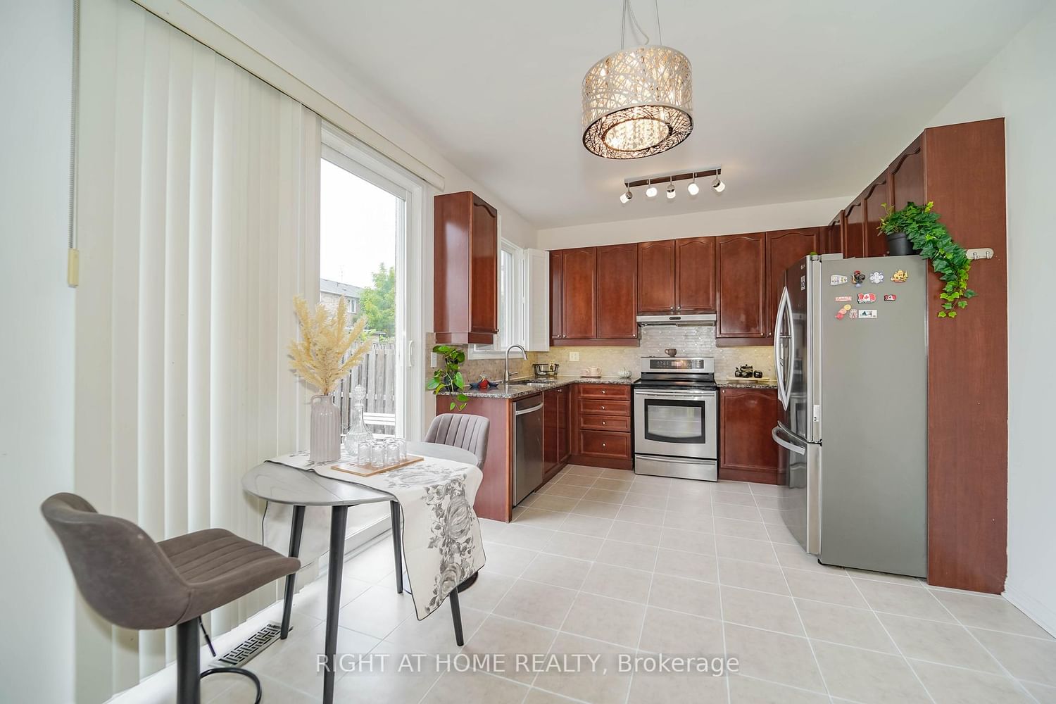 180 Raponi Circle • Toronto, ON photo 15