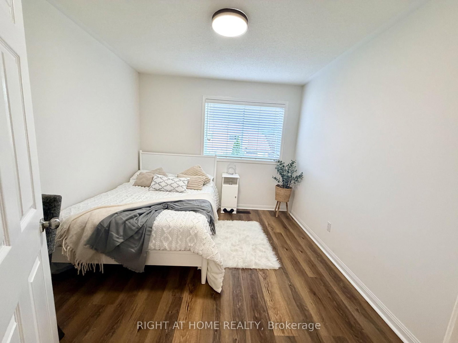 180 Raponi Circle • Toronto, ON photo 21