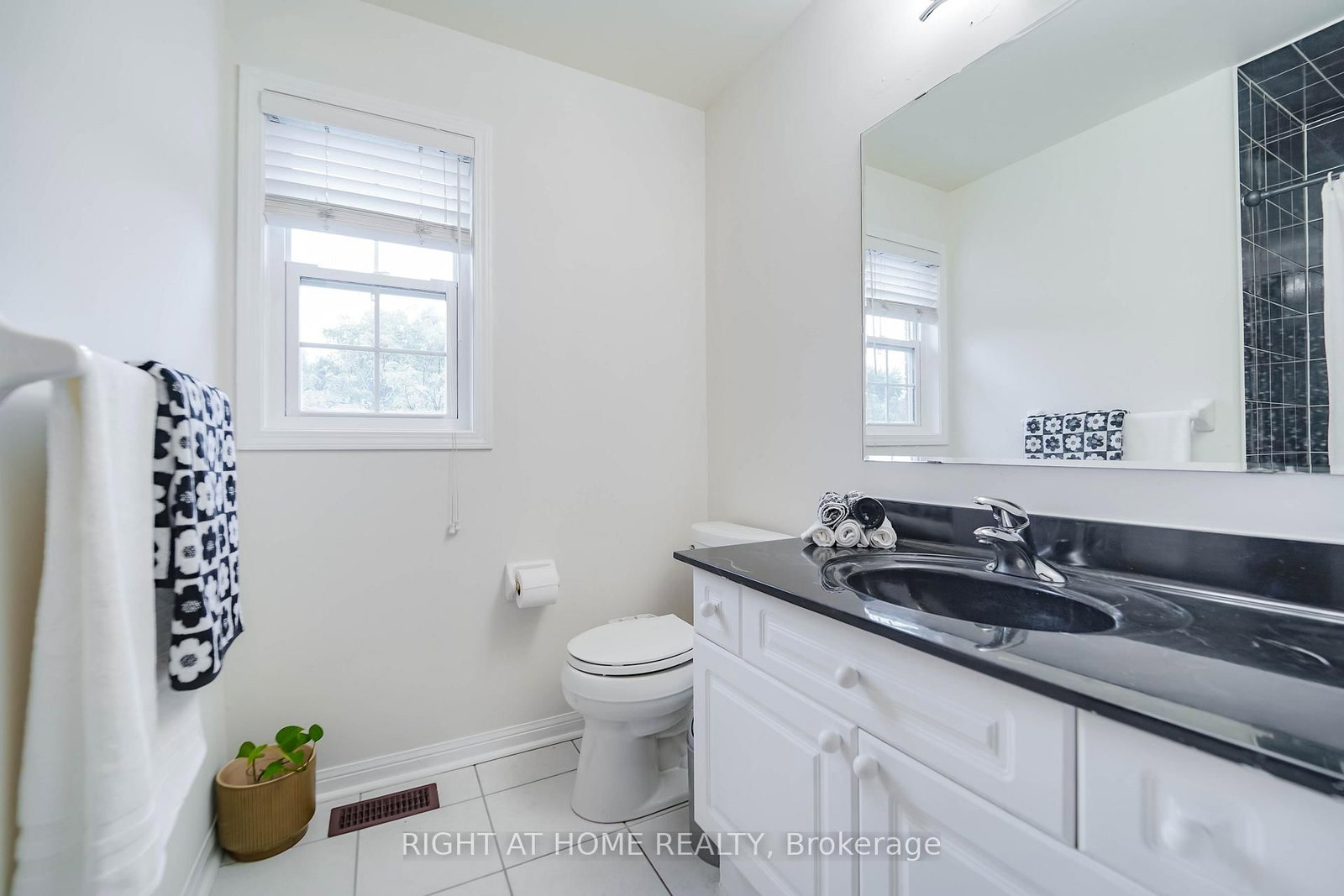 180 Raponi Circle • Toronto, ON photo 32