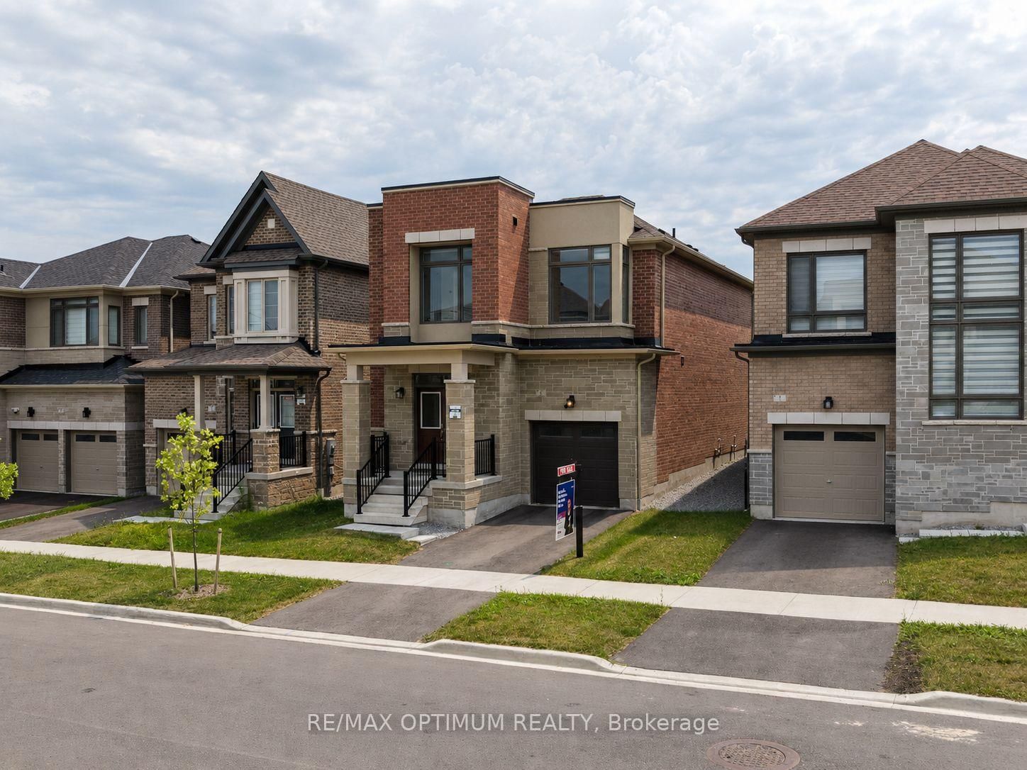 3 Armilia Place • Whitby, ON photo 3