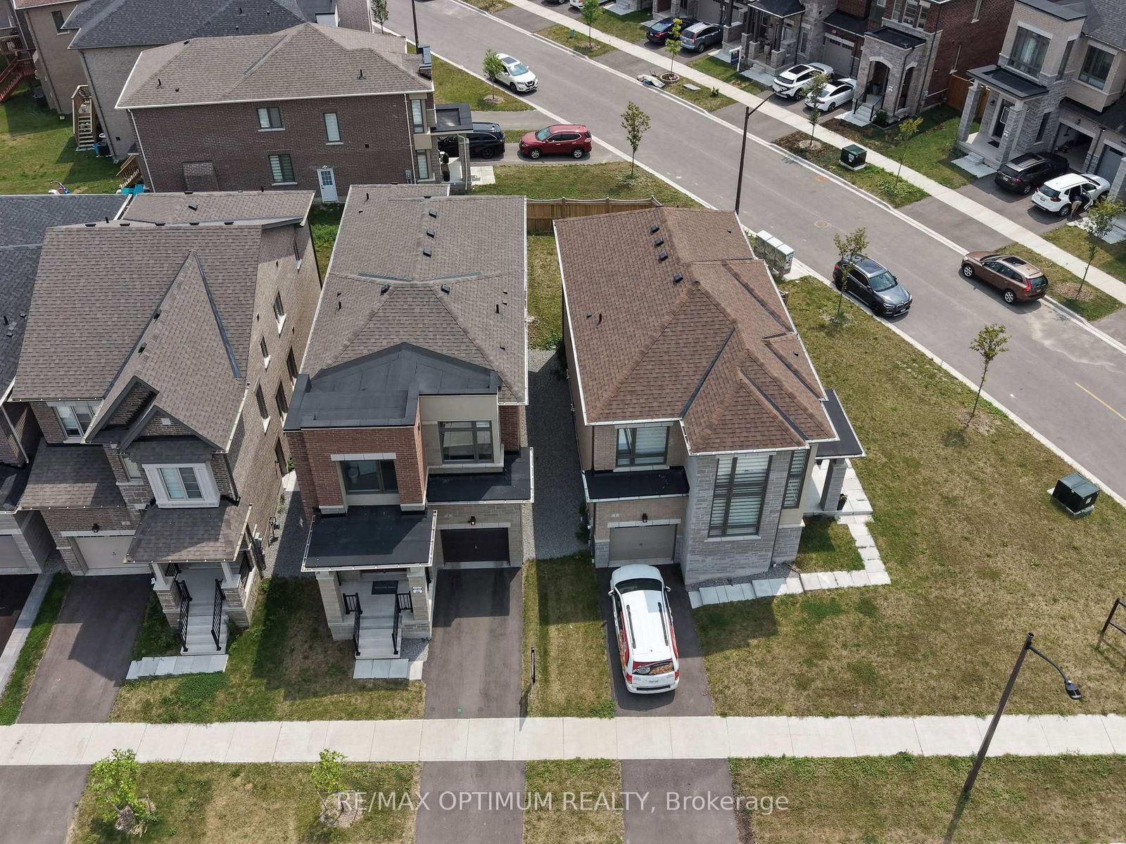 3 Armilia Place • Whitby, ON photo 34