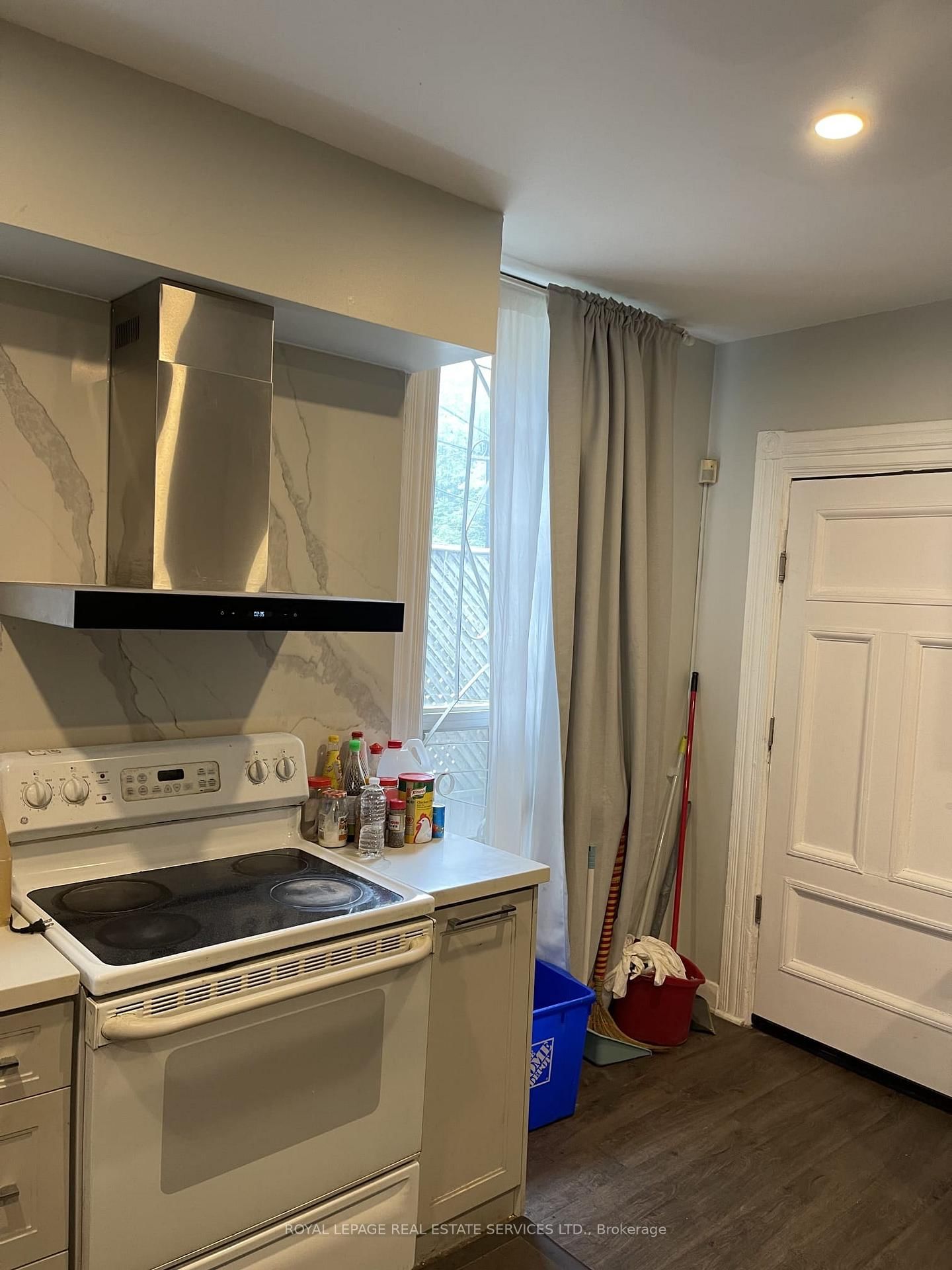 753 Gerrard Street E • #2 • Toronto, ON photo 2