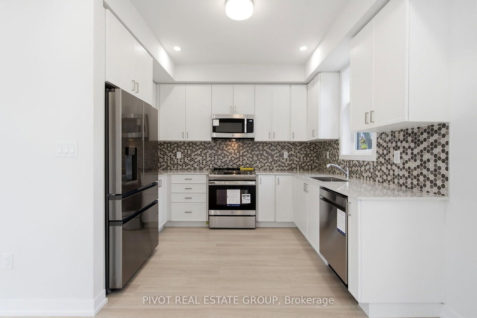 20 Observatory Way • Whitby, ON photo 17
