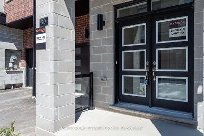 20 Observatory Way • Whitby, ON photo 5