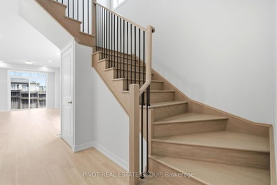 20 Observatory Way • Whitby, ON photo 9