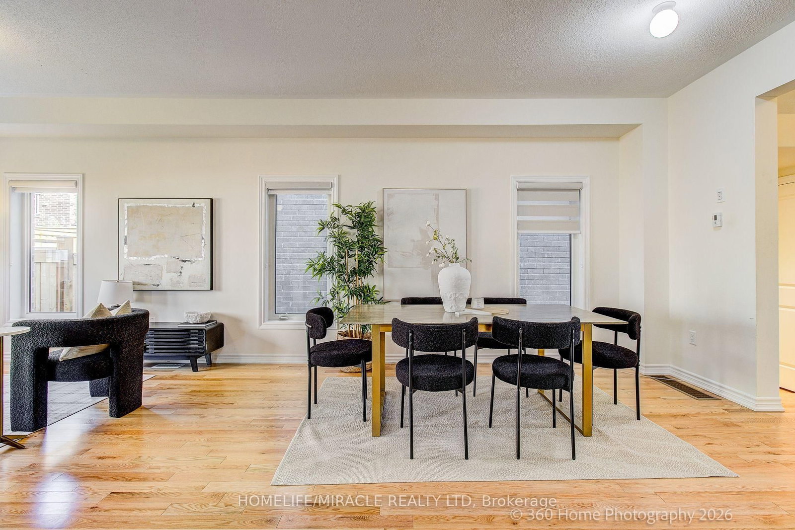 2528 Athena Path • Pickering, ON photo 2