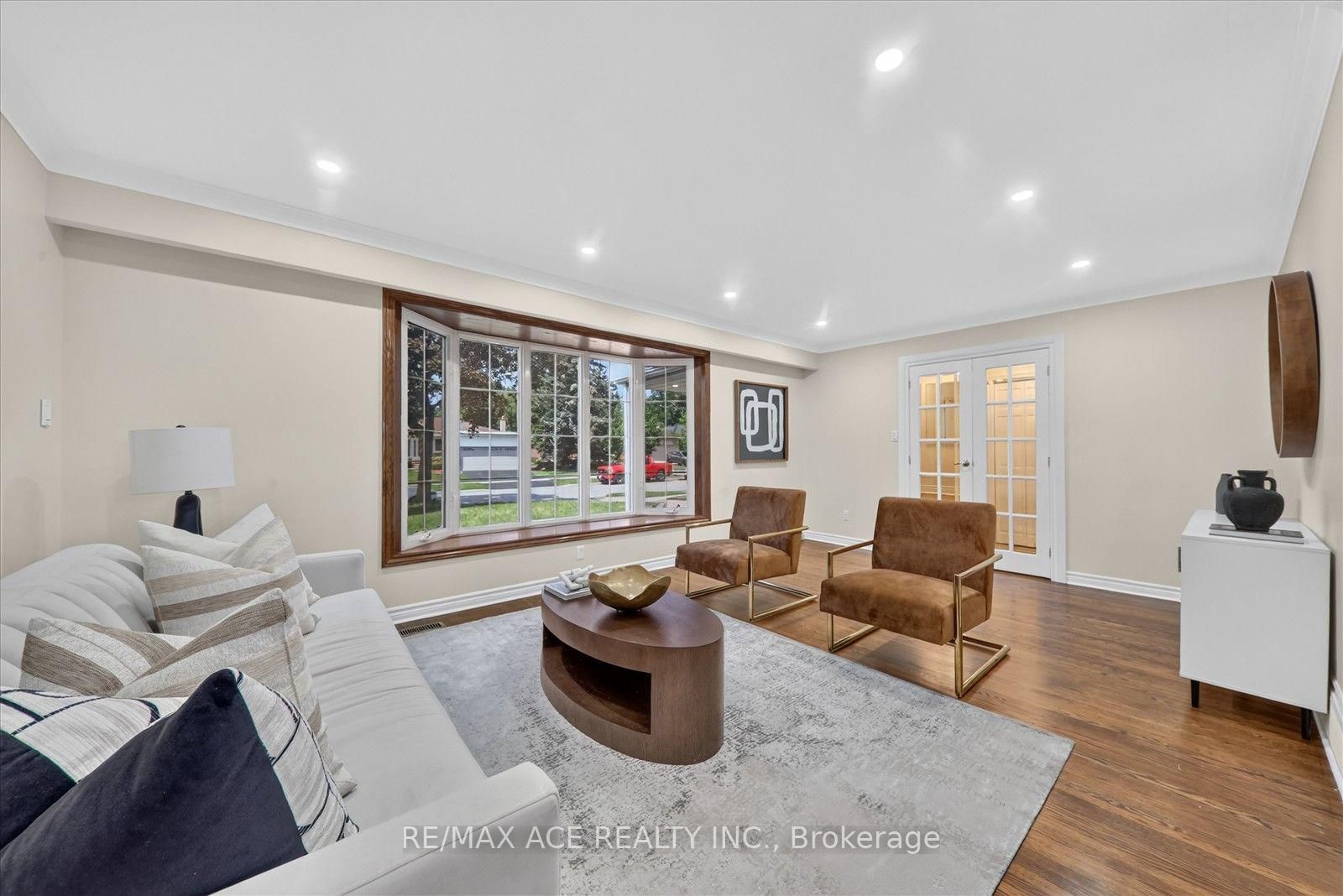 106 Portico Drive • Toronto, ON photo 14