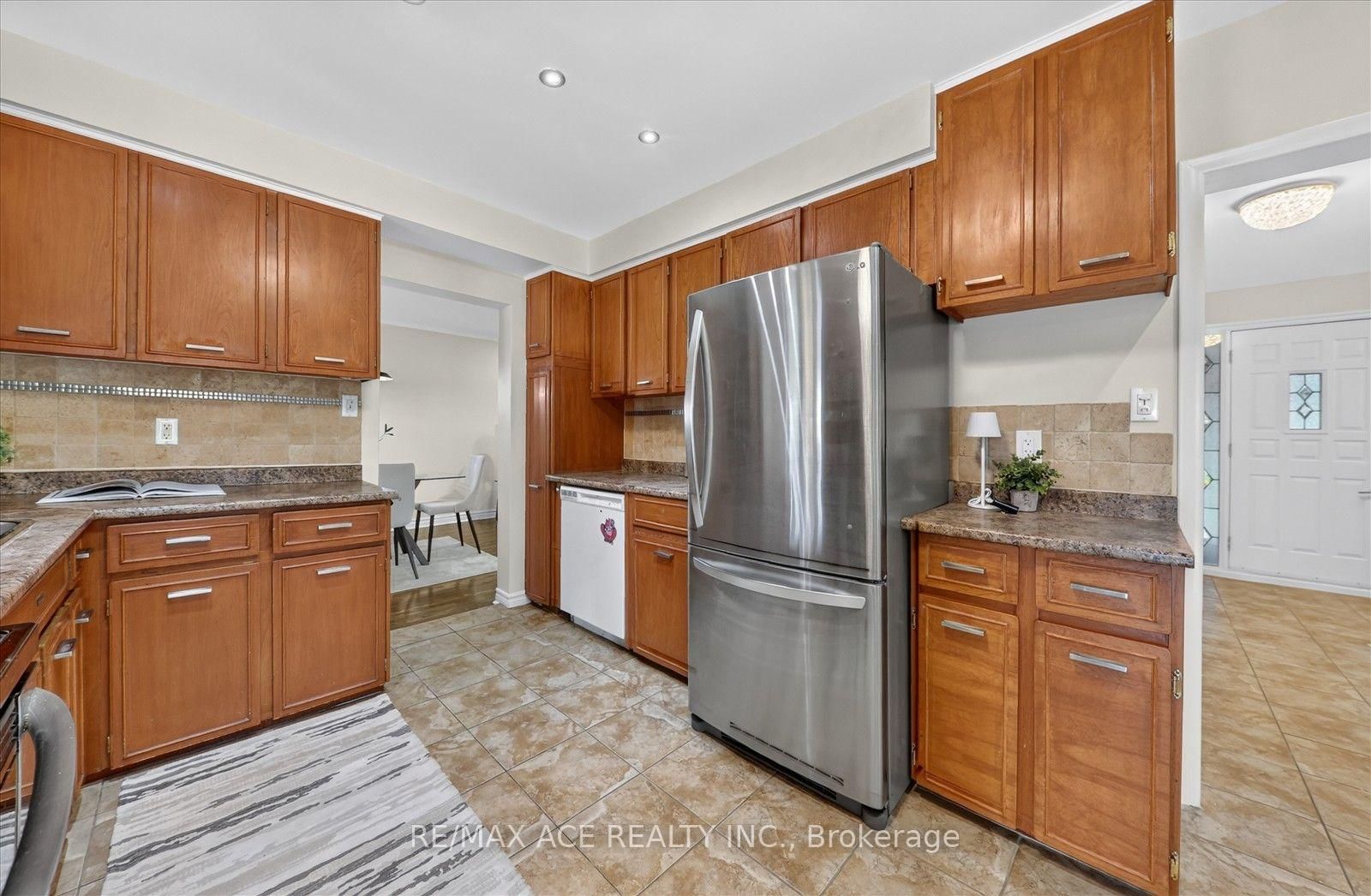 106 Portico Drive • Toronto, ON photo 20