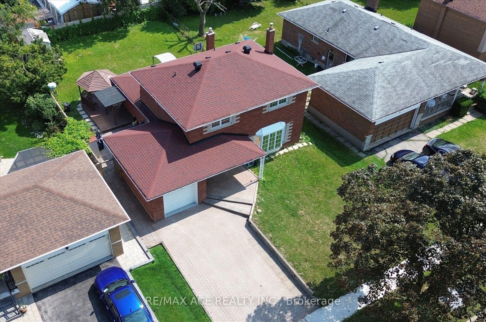 106 Portico Drive • Toronto, ON photo 5