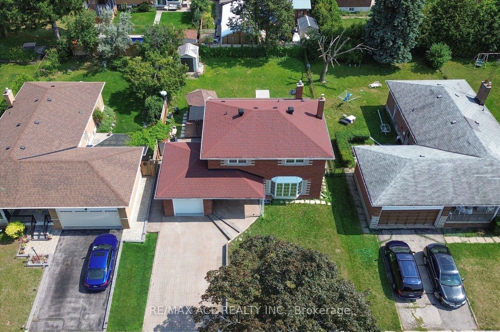 106 Portico Drive • Toronto, ON photo 6