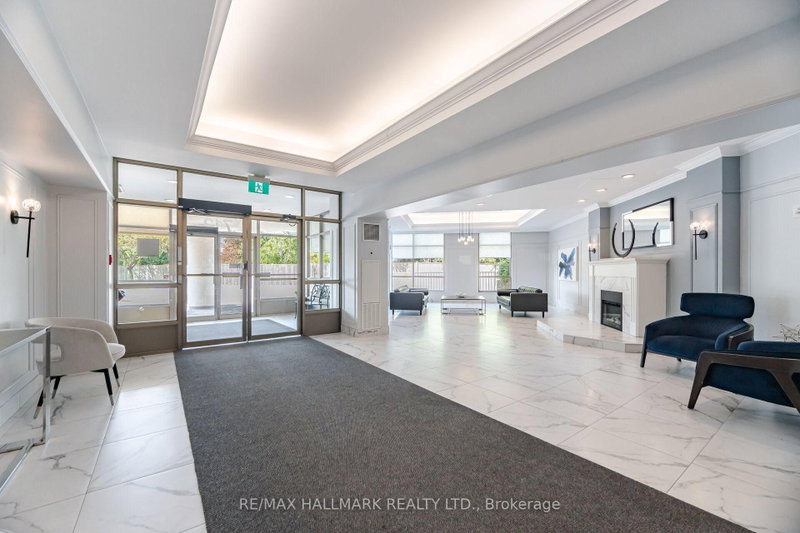 1005 - 712 Rossland Road E