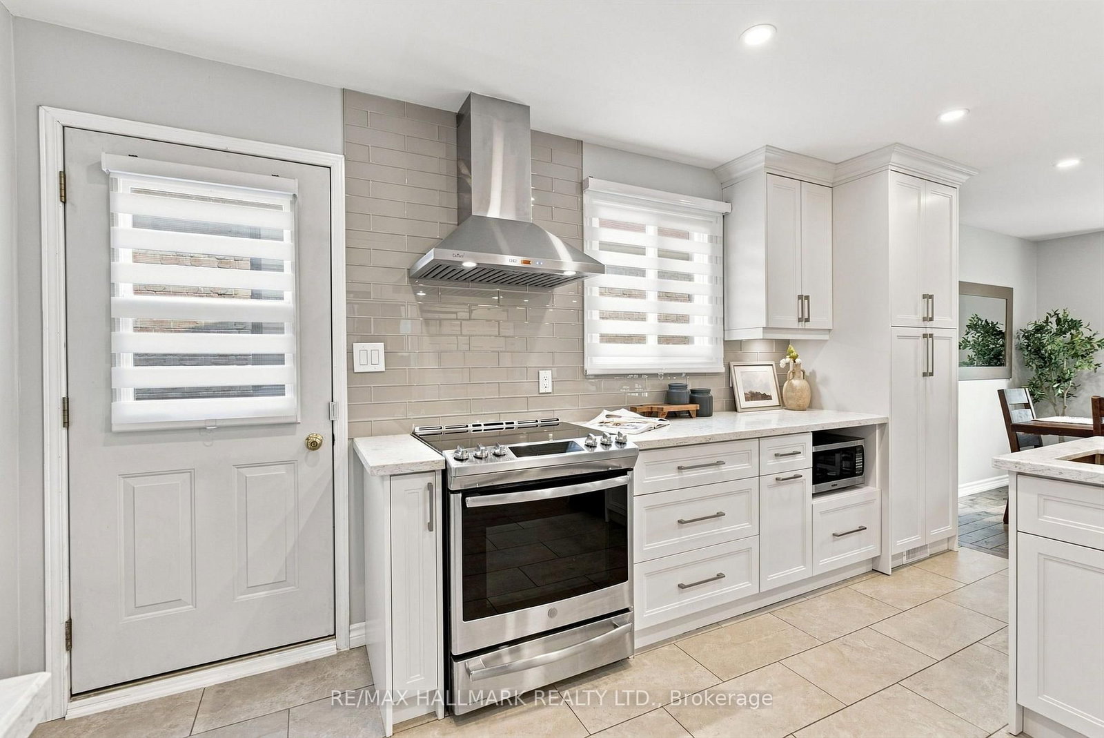 35 Downham Drive • Clarington, ON photo 15