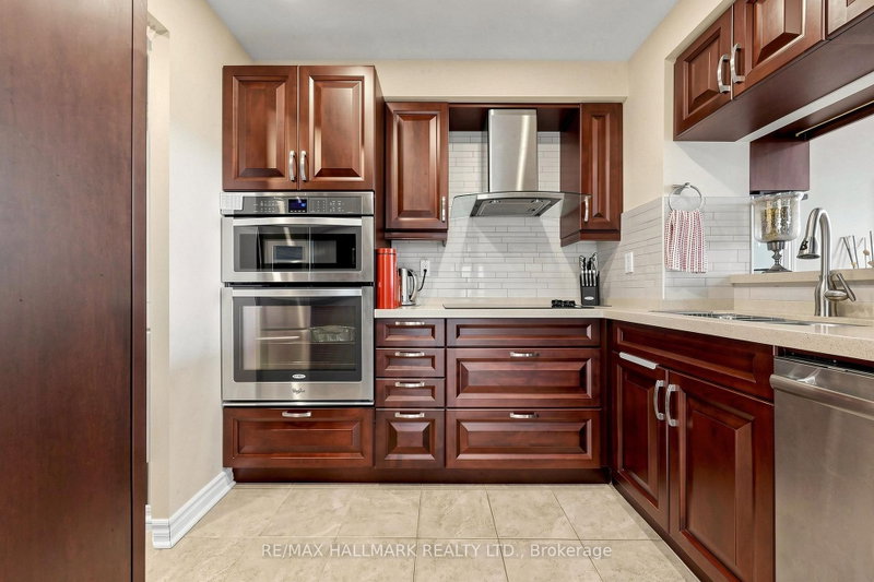 68 Corporate Dr photo 5