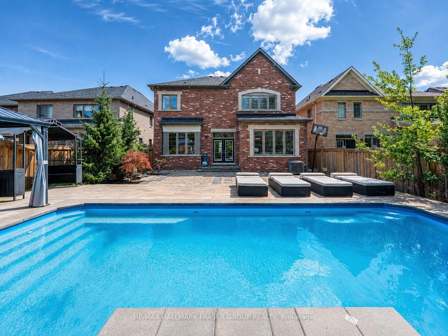 14 Micklefield Avenue • Whitby, ON photo 8