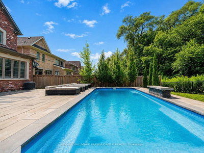 14 Micklefield Avenue • Whitby, ON photo 9