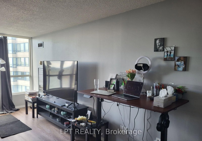 1421 - 3050 Ellesmere Road