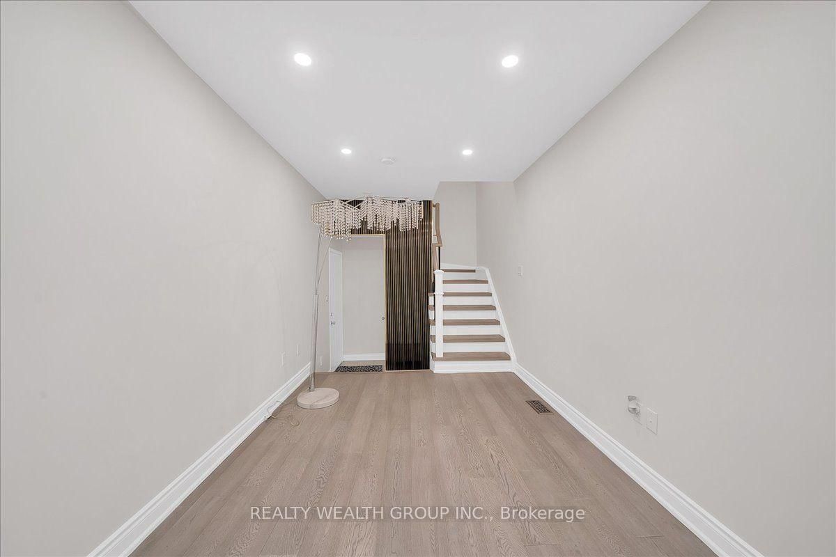 40 Clowes Street • Ajax, ON photo 4
